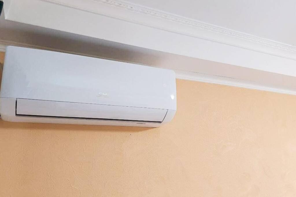 Ferienwohnung Cozy Flat Kiew Exterior foto